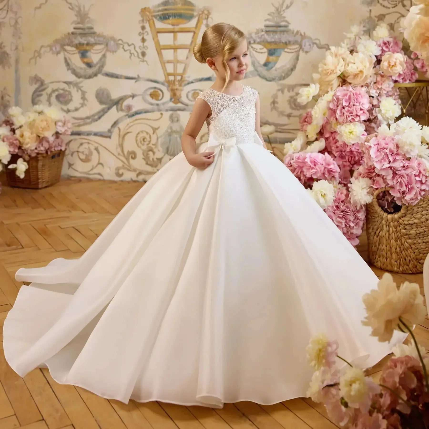 

Customized White Pearls Flower Girl Dresses for Wedding O Neck Beading Ball Gown First Communion Baby Girl's Birthday Party Gown