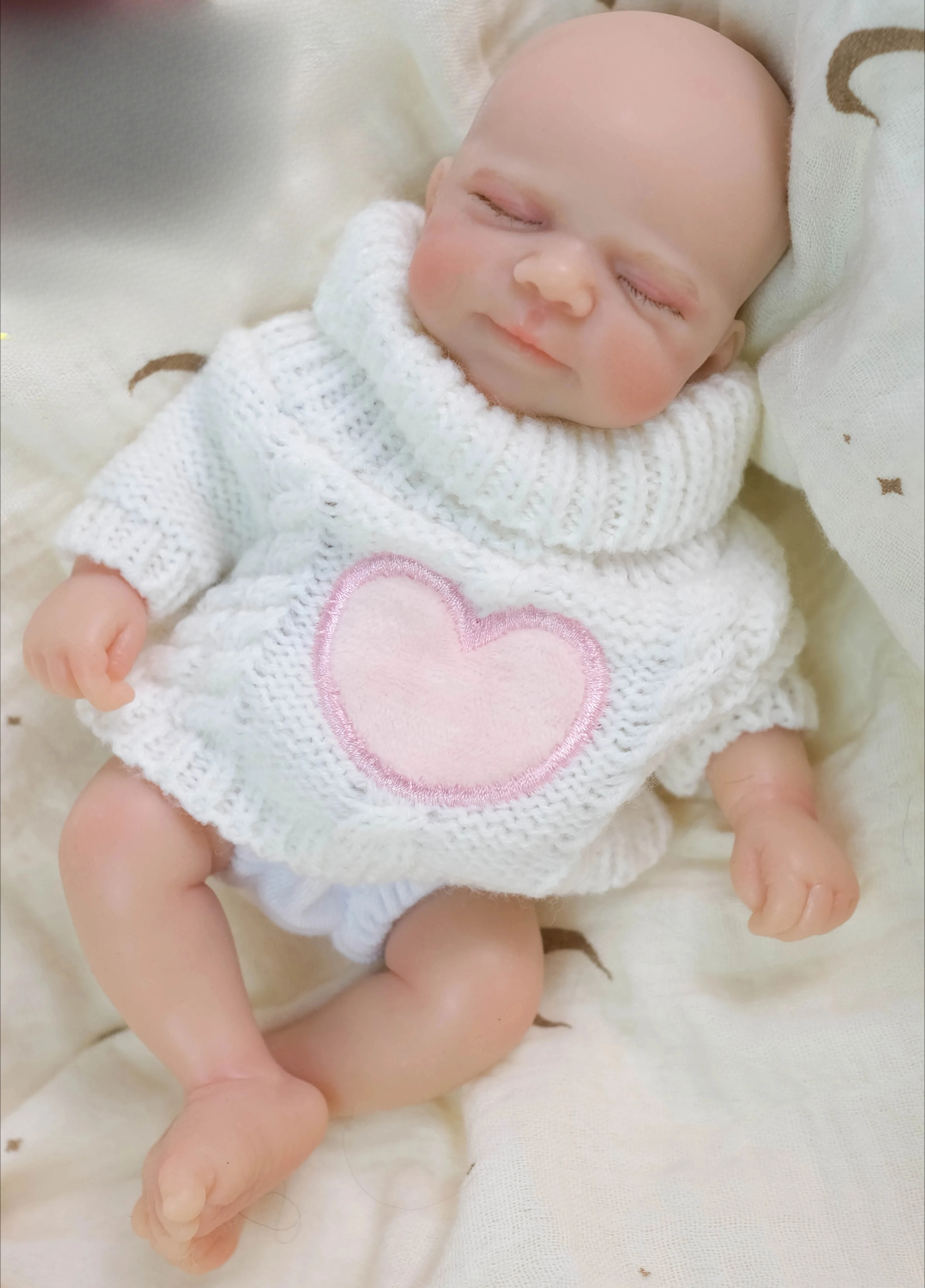 NPK 8''High Quantity Solid Super Soft Elastic Pascale Sleeping Bebe Mini Girl with Hand Painting Collectible Lifelike Art Doll
