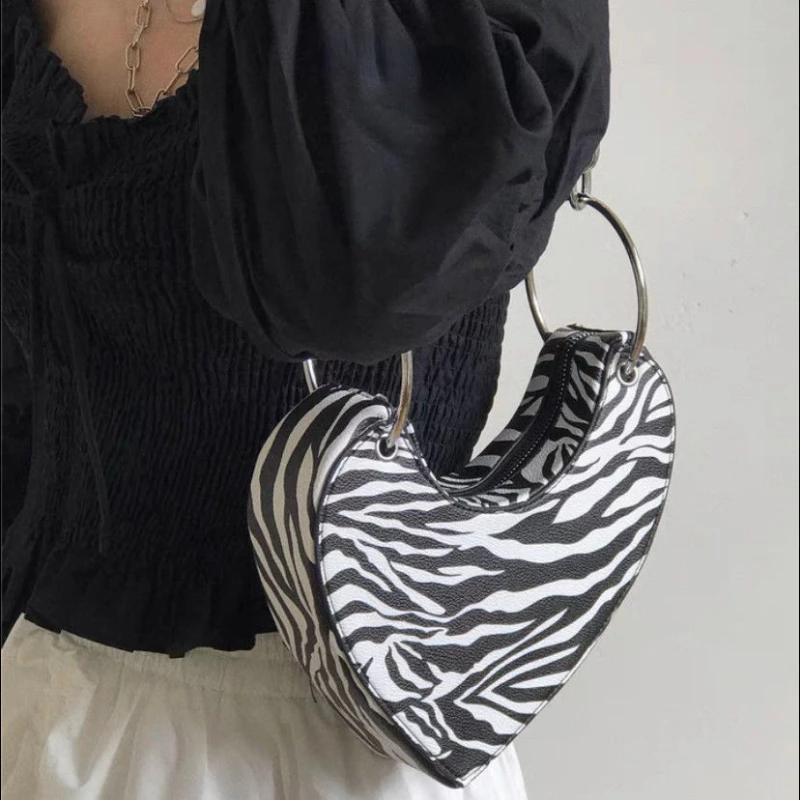 2024 Zebra Pattern Heart Shoulder Top-Handle Bags Y2k estetica elegante catena dolce borse da donna borsa ascellare Casual coreana