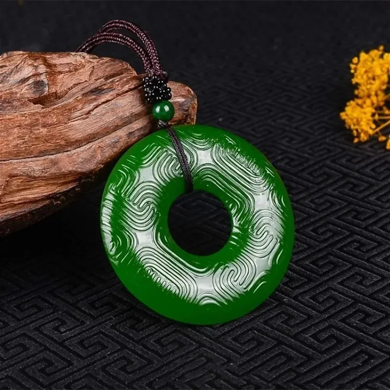 Natural Green Hand Carved Safety Clasp Jade Pendant Fashion Boutique Jewelry Men's and Women's Safety Clasp Necklace