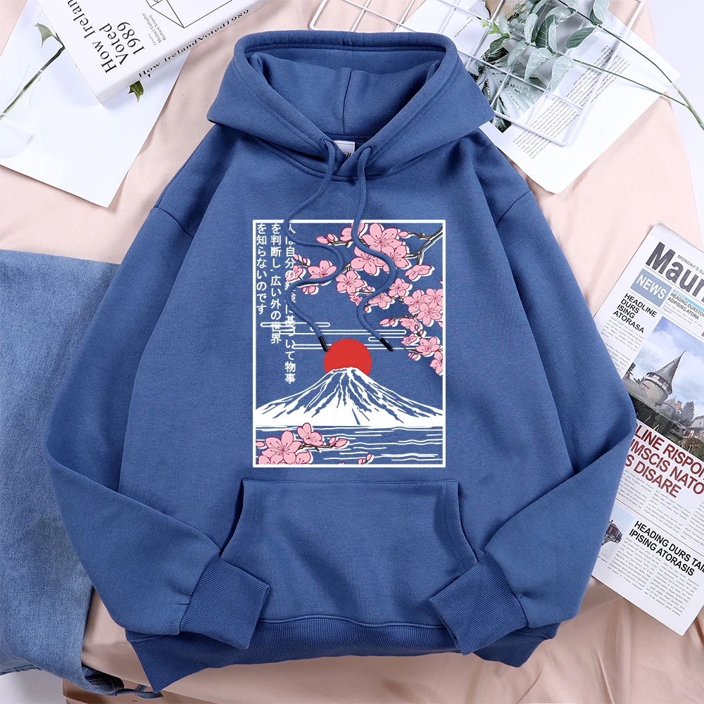 

Plum Blossoms At The Foot Of Mount Print Women'S Hooded Fashion Thick Sport Shirts Drawstring Sweatshirt Streetwear Stylish Tops