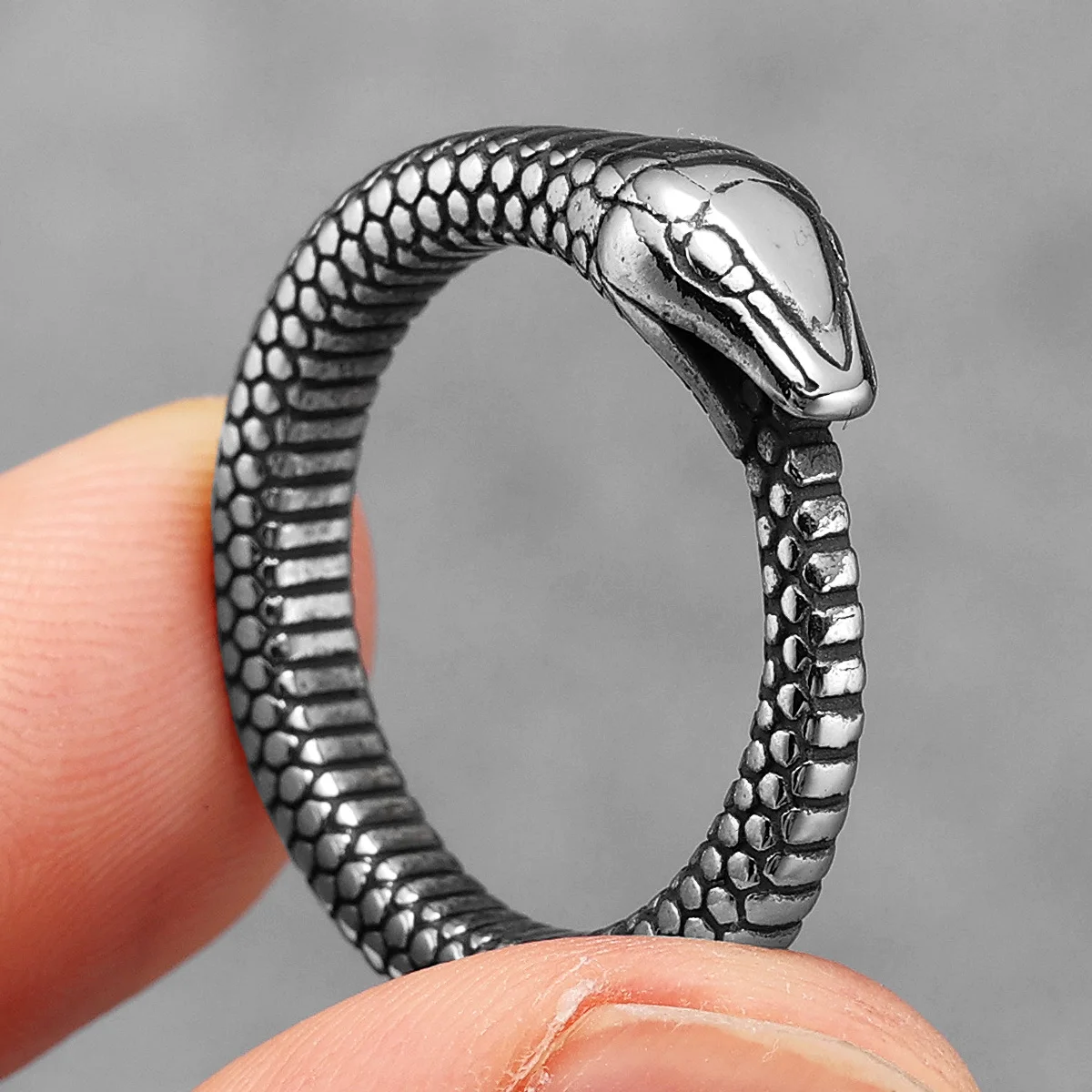 Stainless Steel Men Rings Snake Animal Ouroboros Punk Trendy for Women Biker Fashion Jewelry Halloween Creativity Gift Wholesale