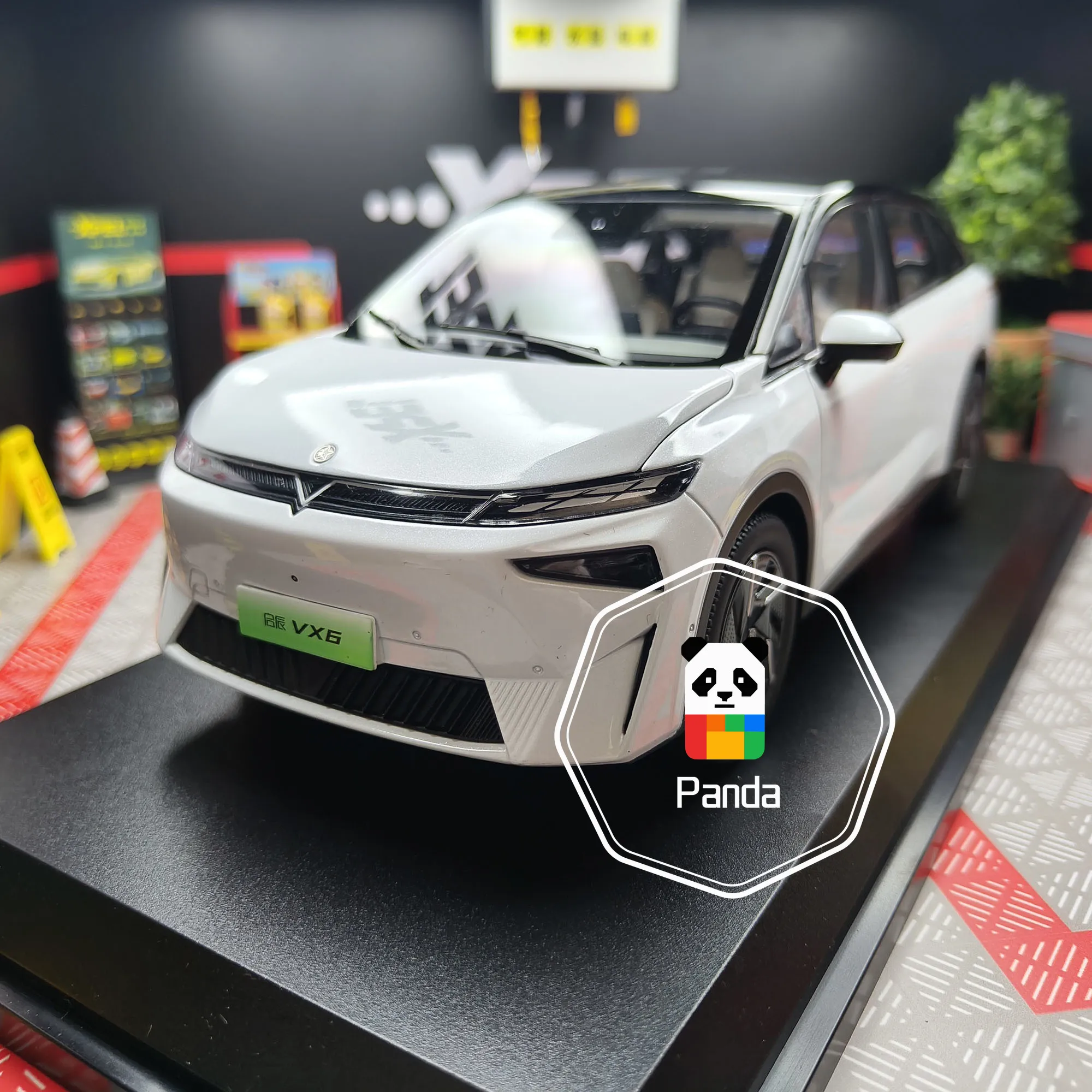 Original 1:18 Keichen VX6 car model alloy material can open the door collectible ornaments miniature model gifts