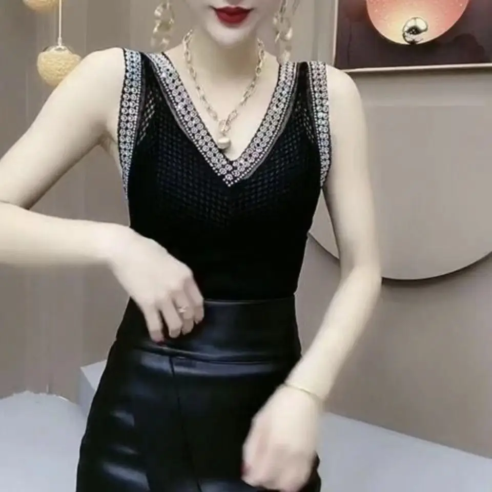 New Diamonds Ladies Camisole Summer Thin Fashion Sleeveless Pullovers 2024 Women\'s Clothing Black V-neck Interior Lapping Tops