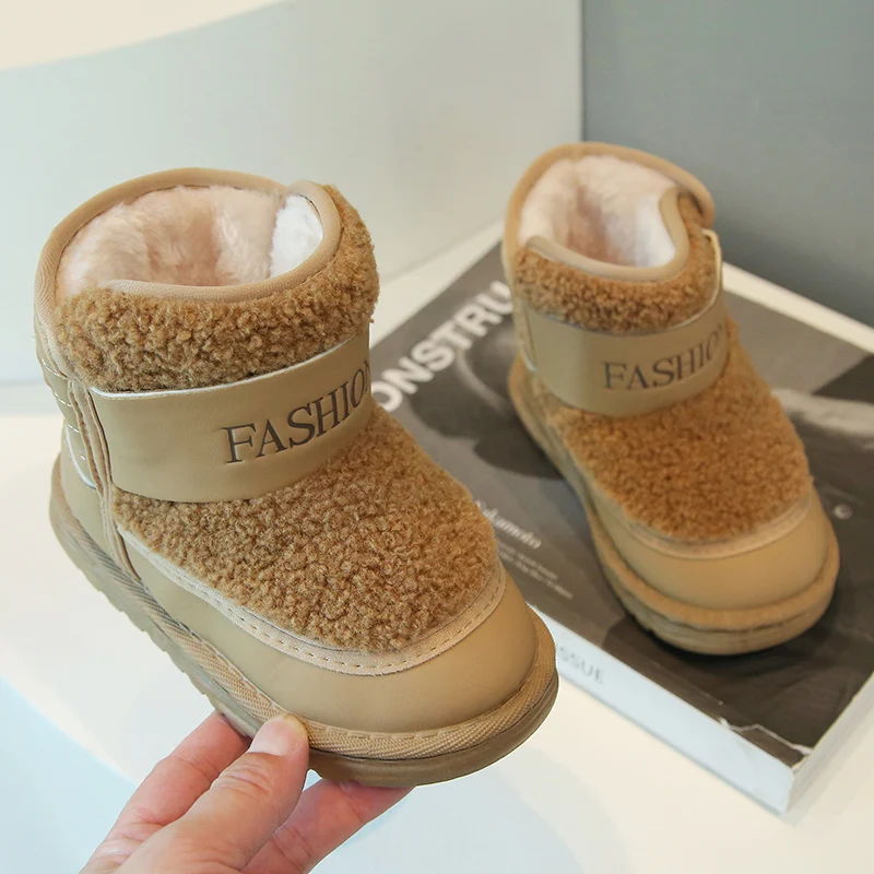 

2024 Autumn Winter Baby Boots, Infant Girls Boys Warm Fashion Solid Shoes with Fuzzy Balls First Walkers Kid Shoes 15.8-22M