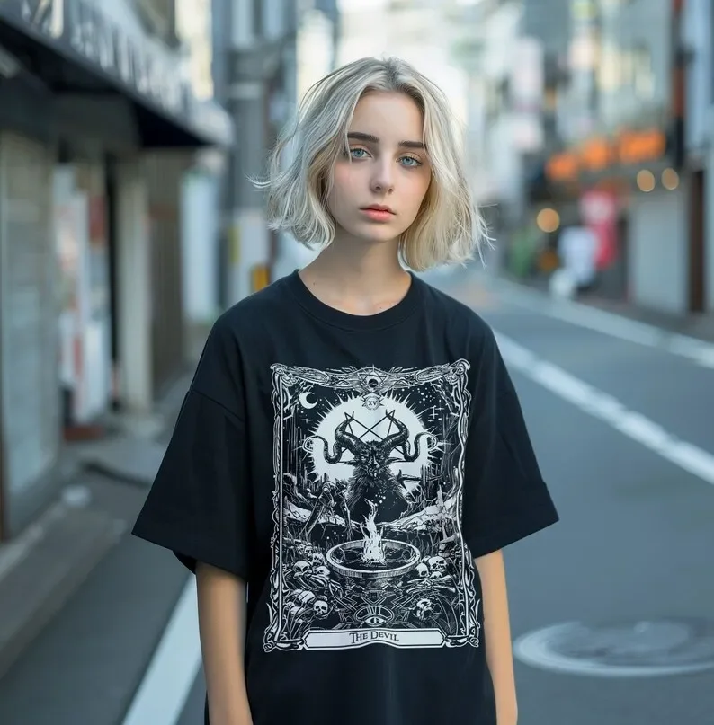 THE DEVIL Tarot Card T-Shirt