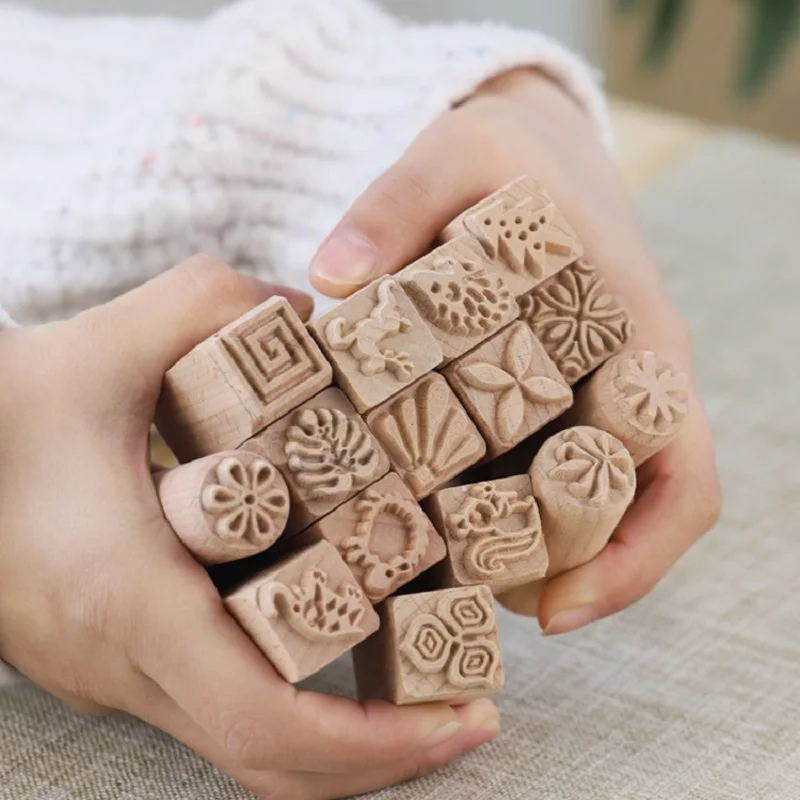 

Wooden Clay Pottery Stamp, 16Pcs Pottery Tools Stamps Clay Decorative Stamp Hand Carved Stamps Beech DIY Clay Pottery Printing