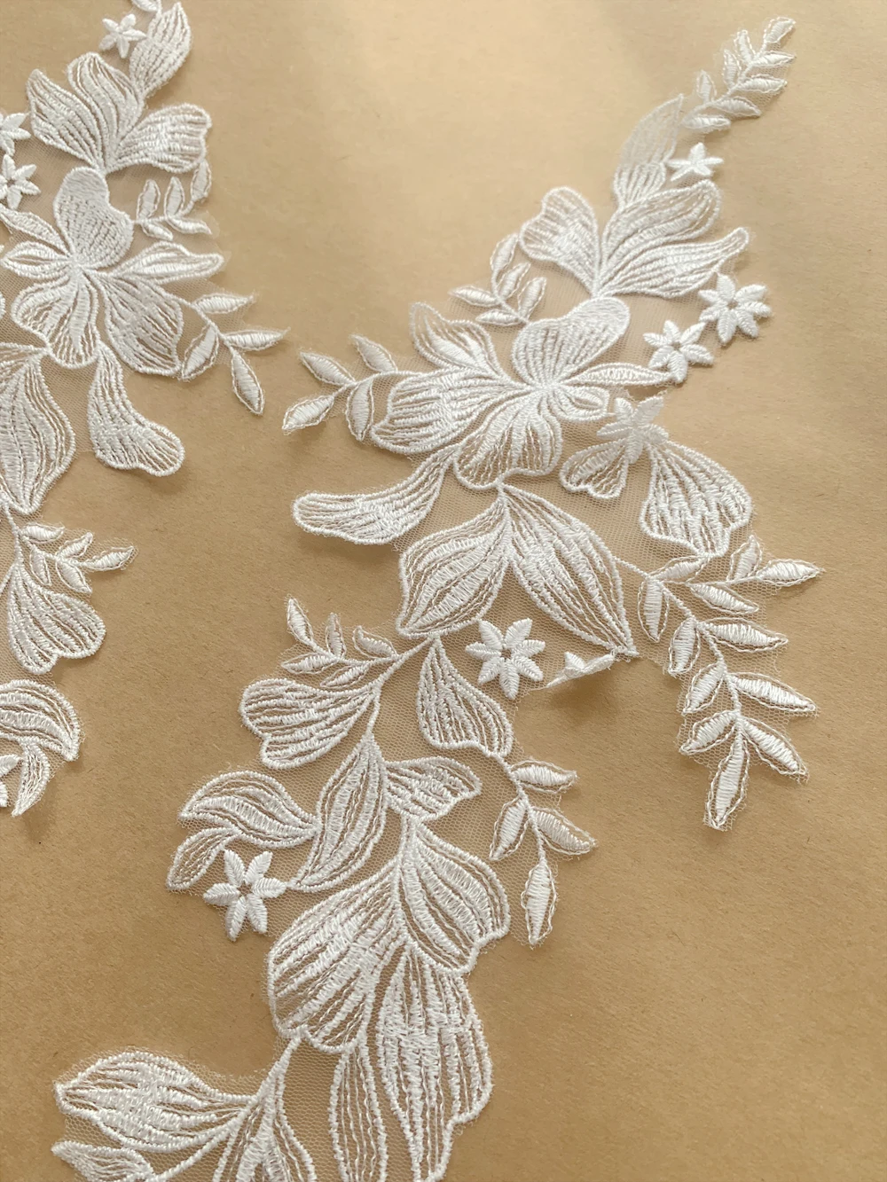 Lace Fabric Embroidered Wedding Gown Appliques, Baroque Trims, Collar Mesh Sew On Patches for Dress, DIY Decoration, Off White