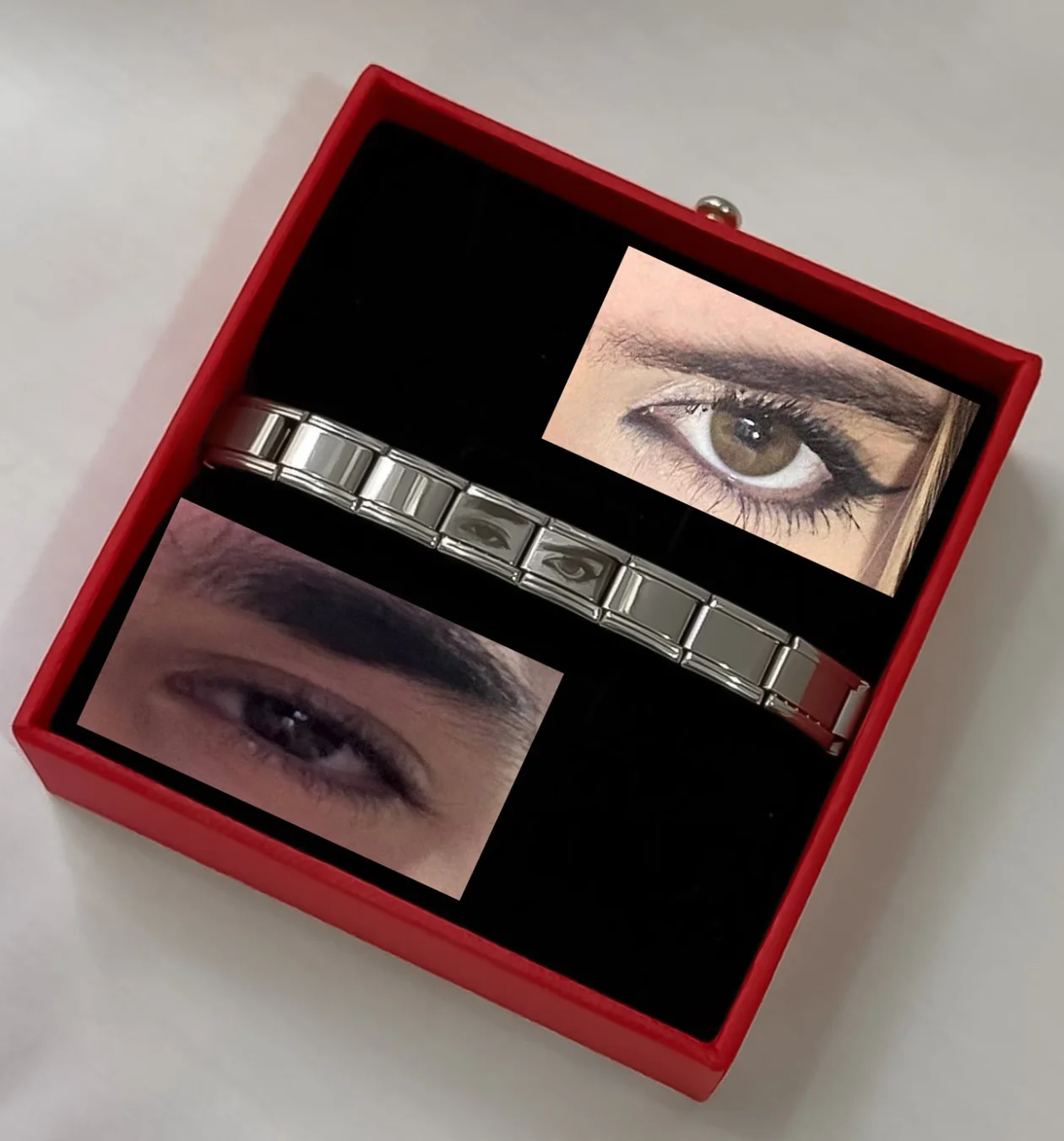 

Italian Custom Photo Bracelet Stainless Steel Spring Bracelet Carved Eye Jewelry Personalized Valentine's Day Gift for Couples