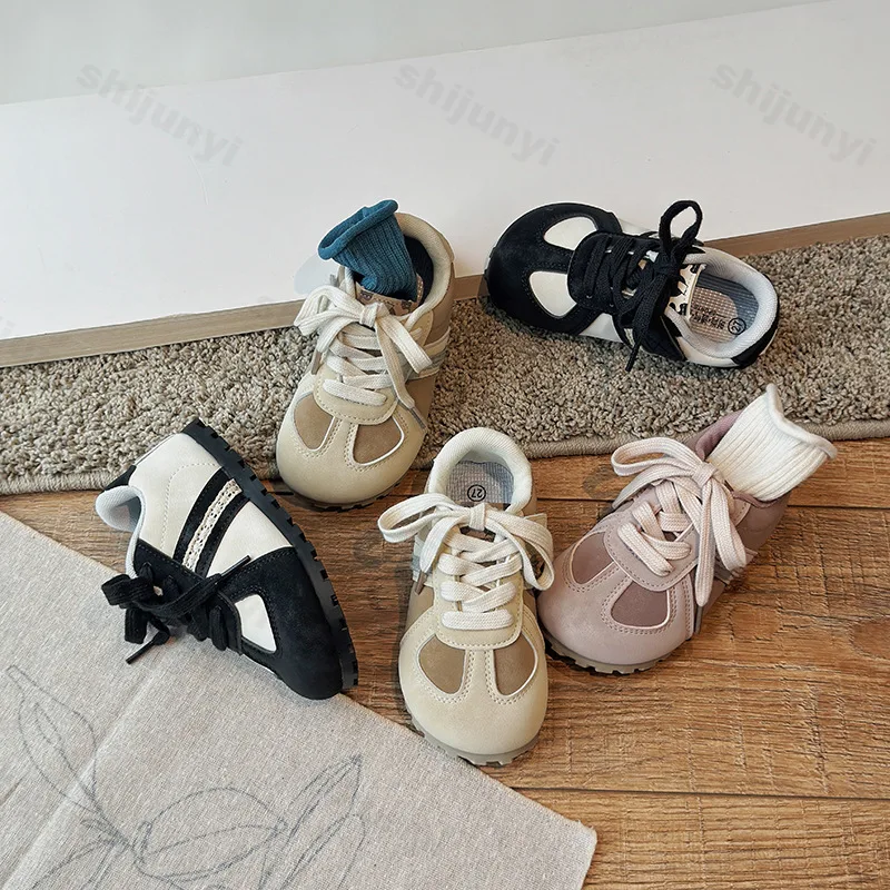 

Легкие туфли для девочек, осенние новые уличные нескользящие удобные туфли для девочек, модные кроссовки для мальчиков на мягкой подошве с перекрестной завязкой