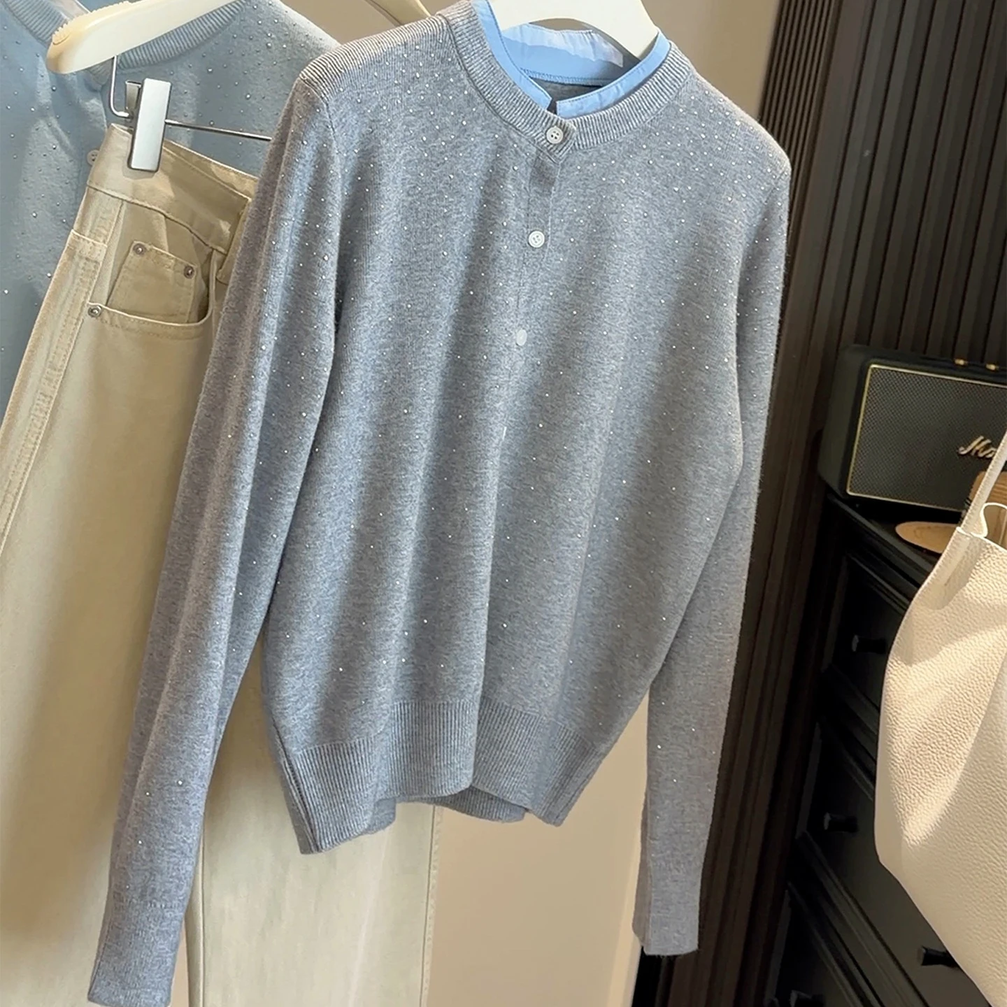 

Женский кардиган с бриллиантовым декором, весенне-осенний, новый, двухслойный, с воротником в стиле колор-блок, с длинными рукавами, вязаный свитер