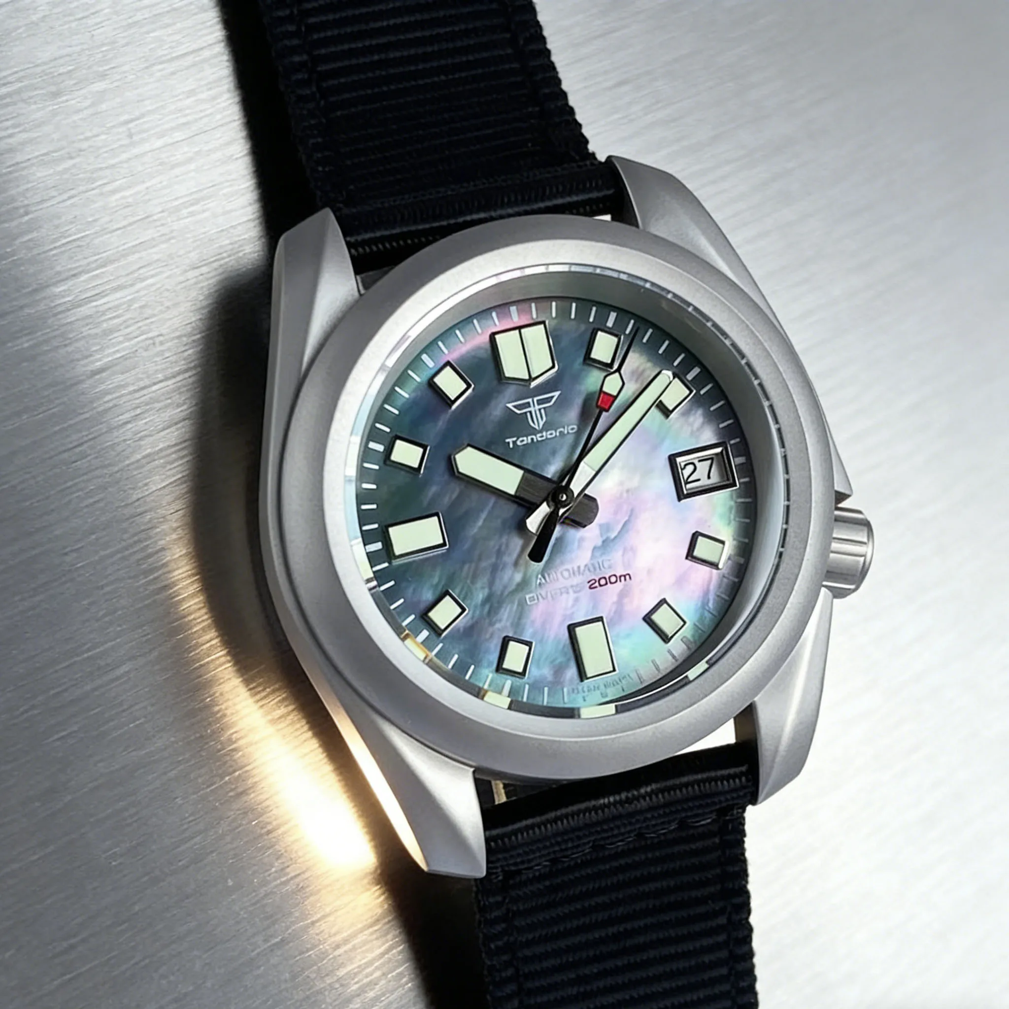 

MOP Dial 20ATM Diver Tandorio 40mm Sapphire Glass Super Luminous Japan High Accuracy NH35A Automatic Movement Men Watch Nylon