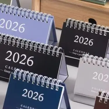 

2026 простой стиль английский мини-настольный календарь настольный дисплей сплошной цвет портативный маленький настольный календарь украшение рабочего стола