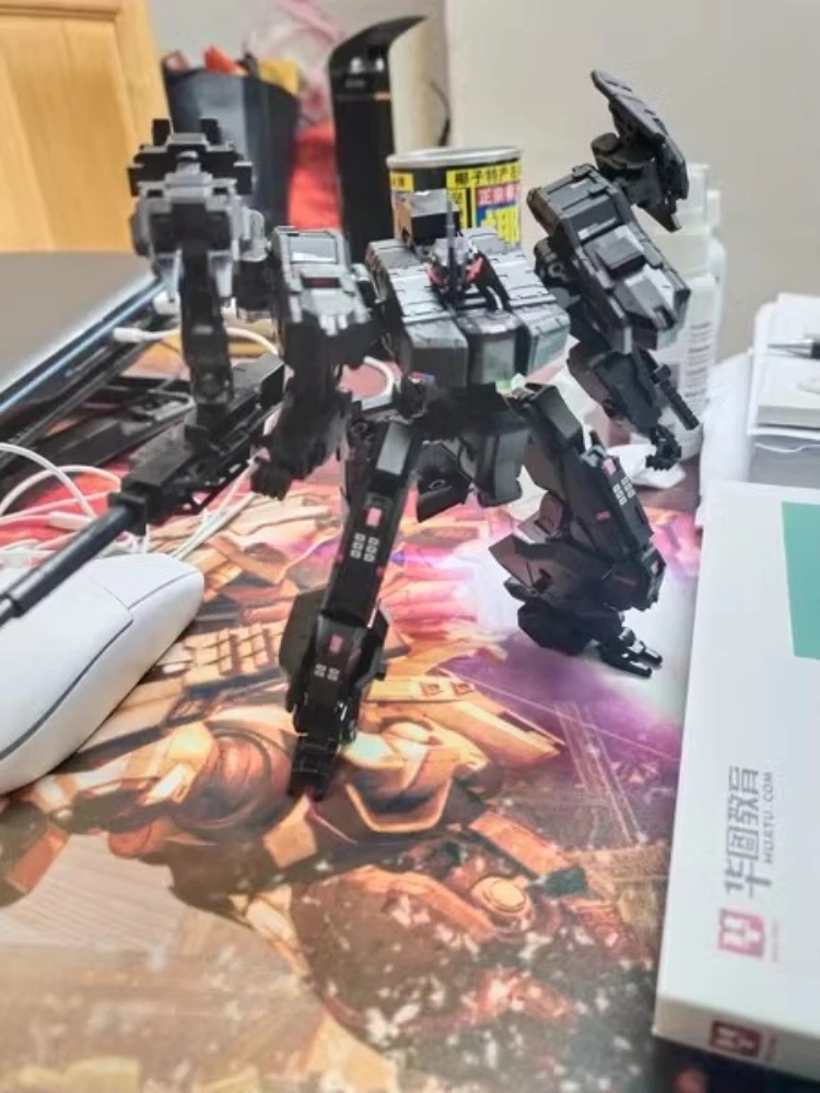 Monosomi: L’Action Figure Unica che Combina Arte, Movimento e Fantasia per Collezionisti e Appassionati