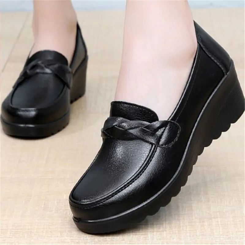 Women Flat Shoes Soft Genuine Leather Mother Shoes Comfort Casual Shoes Female Autumn Women Wedge Heels Leather Shoes