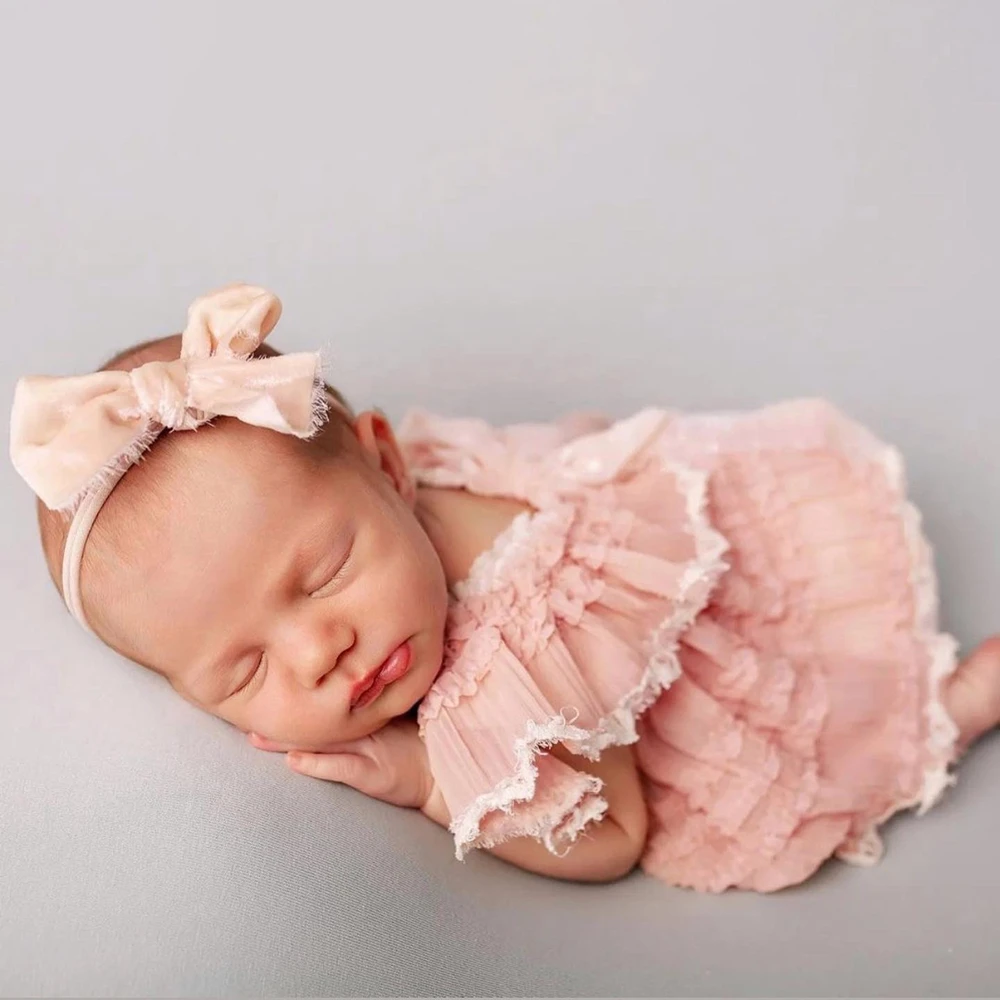 

Newborn Photography Outfit Pink Ruffled Chiffon Baby Photo Costume Soft Baby Clothes Infant Photoshoot Props 0-3 Months
