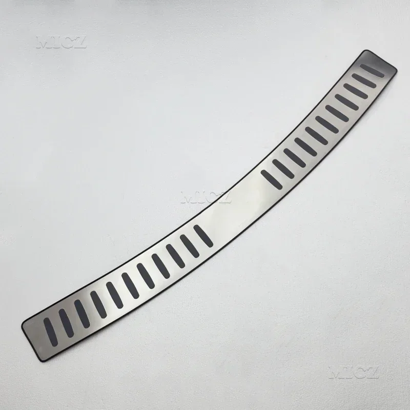 

For Audi Q5 2009 2010 2011 2012 2013 2014 - 2016 Stainless Steel Rear Bumper Protector Sill Trunk Rear Guard Tread Plate Trim