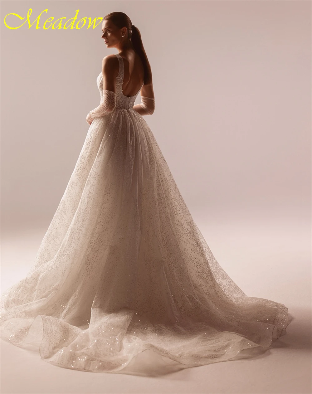 Personalizado encantador branco organza vestido de casamento sexy gola quadrada sem mangas vestido de noiva boho a linha tribunal trem robe de mariée