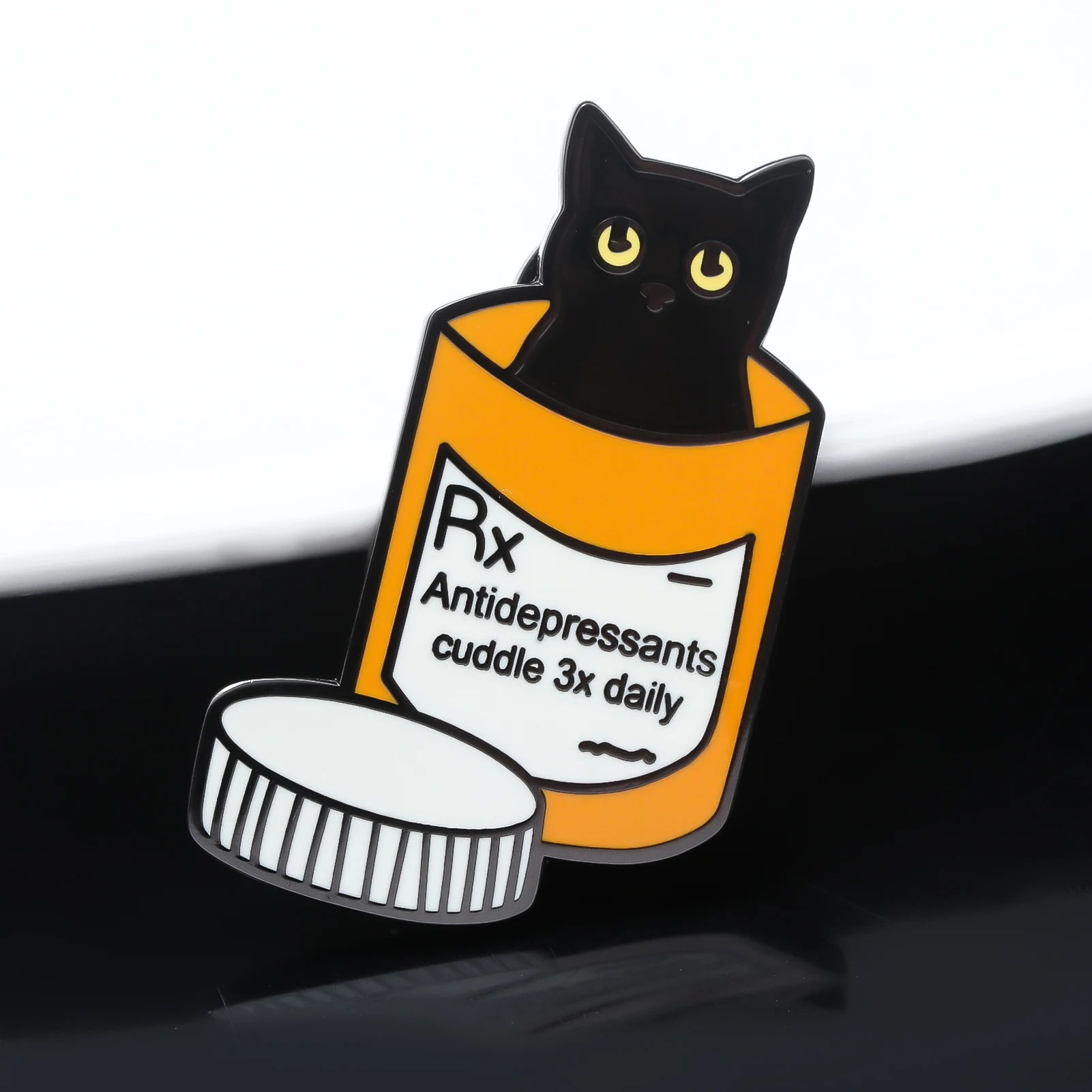 Black Cat Medicine Bottle Enamel Pins Brooch Fashionable Antidepressant Symbol Metal Badge Brooches for Women Lapel Pin Jewelry