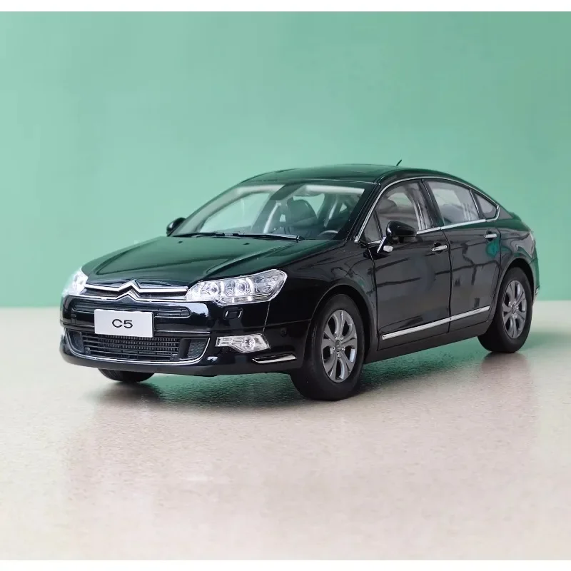 1:18 Original Dongfeng Citroen old C5 alloy simulation model, children\'s collection of decorative toys, gifts for children.