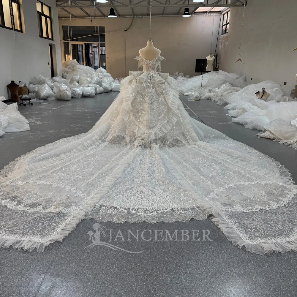 Customzied Luxury White Wedding Dresses 2025 Ball Gown Sweetheart Beaded Tassel Appliques Long Sleeves Sweep Train Bridal Gown