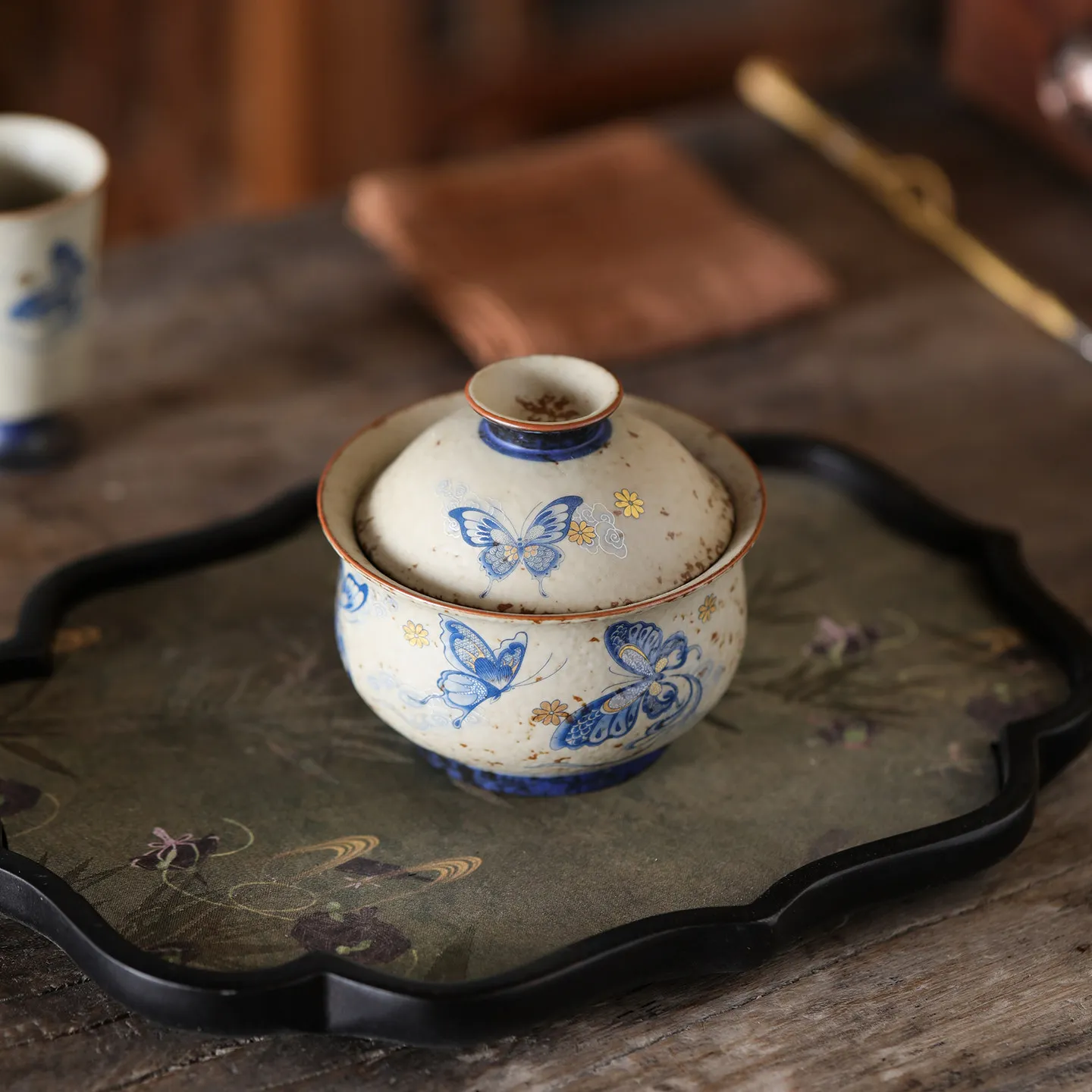 Blue Ingot Shaped Covered Tea Vessel, Flint Red Ceramic Brewer in Gift Packaging for Home Brewing and Tea Tasting