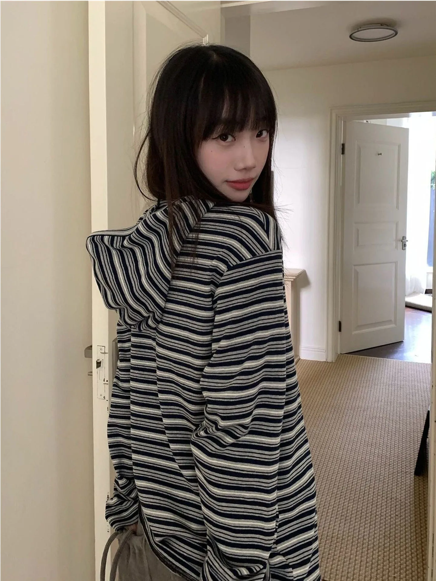 

Женская толстовка с капюшоном в полоску, свободная посадка, теплая винтажная зимняя верхняя одежда Long Sve, повседневное универсальное утягивающее пальто