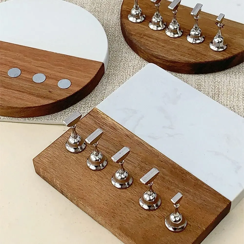 Soporte magnético para decoración de uñas, Base cuadrada/redonda, estante de exhibición magnético fuerte reutilizable para uñas, 5 soportes para uñas fáciles de usar