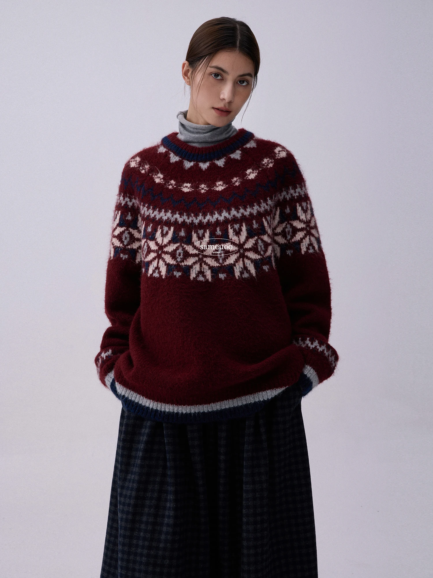 秋冬新作セーター、レトロジャカードカップルレッドファッショナブルニュートラルスタイルニットベースプルオーバー