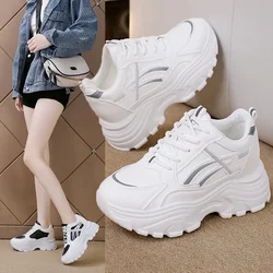 Brand Designer Women's Casual Shoes Thick Sole Anti Slip Lace Up Sports Shoes Student Running Shoes Women's Sneakers 2024