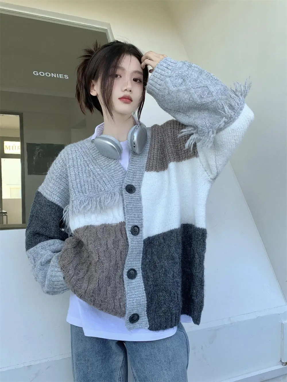 Knitted Cardigan Tassel Color Matching Button Design 2024 V-Neck Loose Sweater Women Autumn Winter Sweater Cardigan Coat