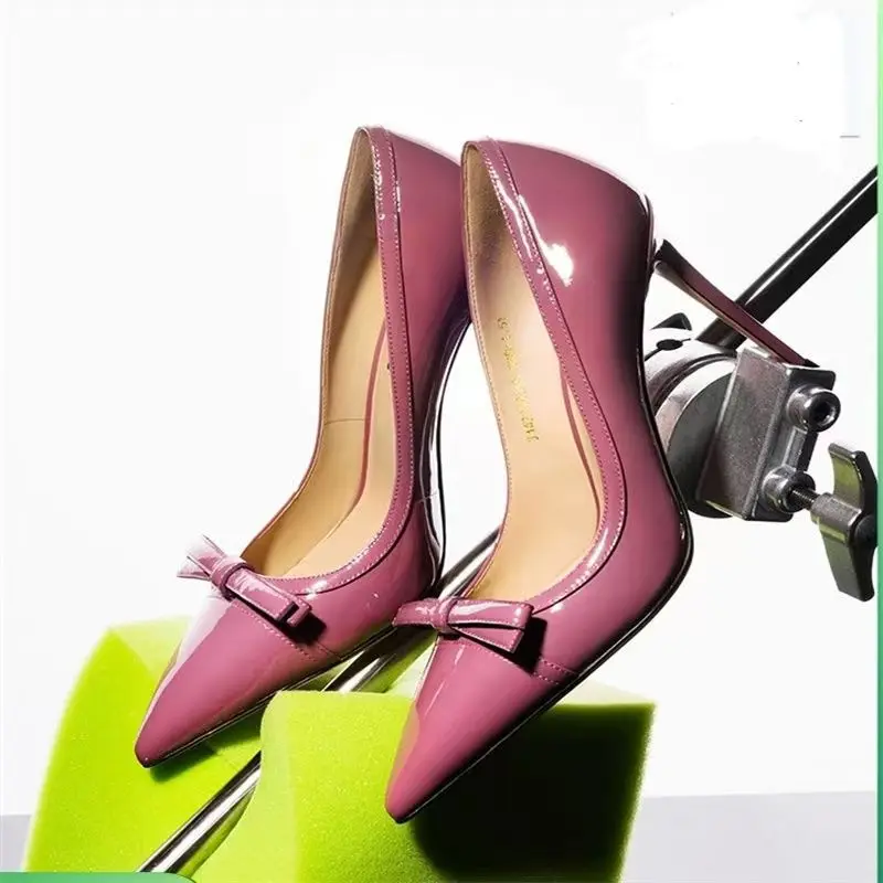 

Bordeaux red leather women's high heels elegant and high-end