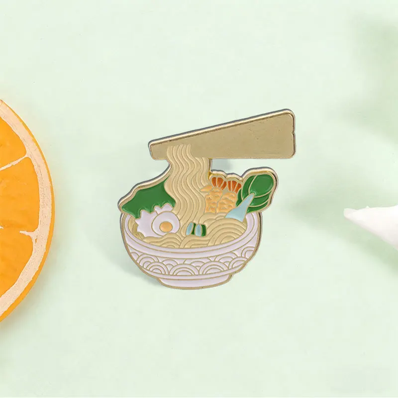 New Creative Japanese Ramen Brooch Cartoon Noodle Food Metal Badge Gift Pins Decor For DIY Clothing Bags Hat Scarf T-shirt Jeans