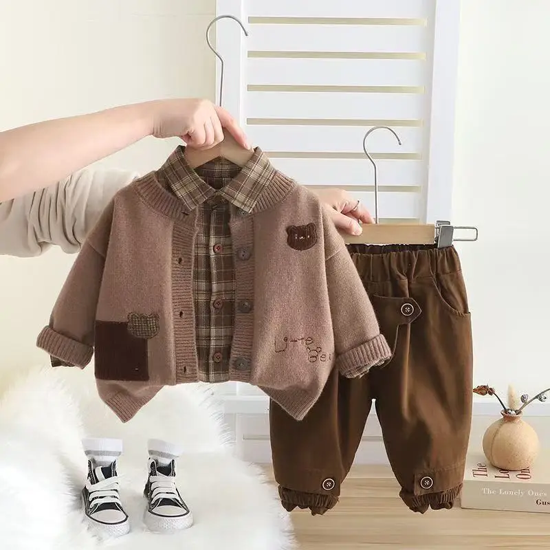 

2025 New Boys' and Girls' Clothing Stylish Casual Embroidered Bear Long Sleeve Sweater Shirt Pants 3-Piece Set Kids Outfits