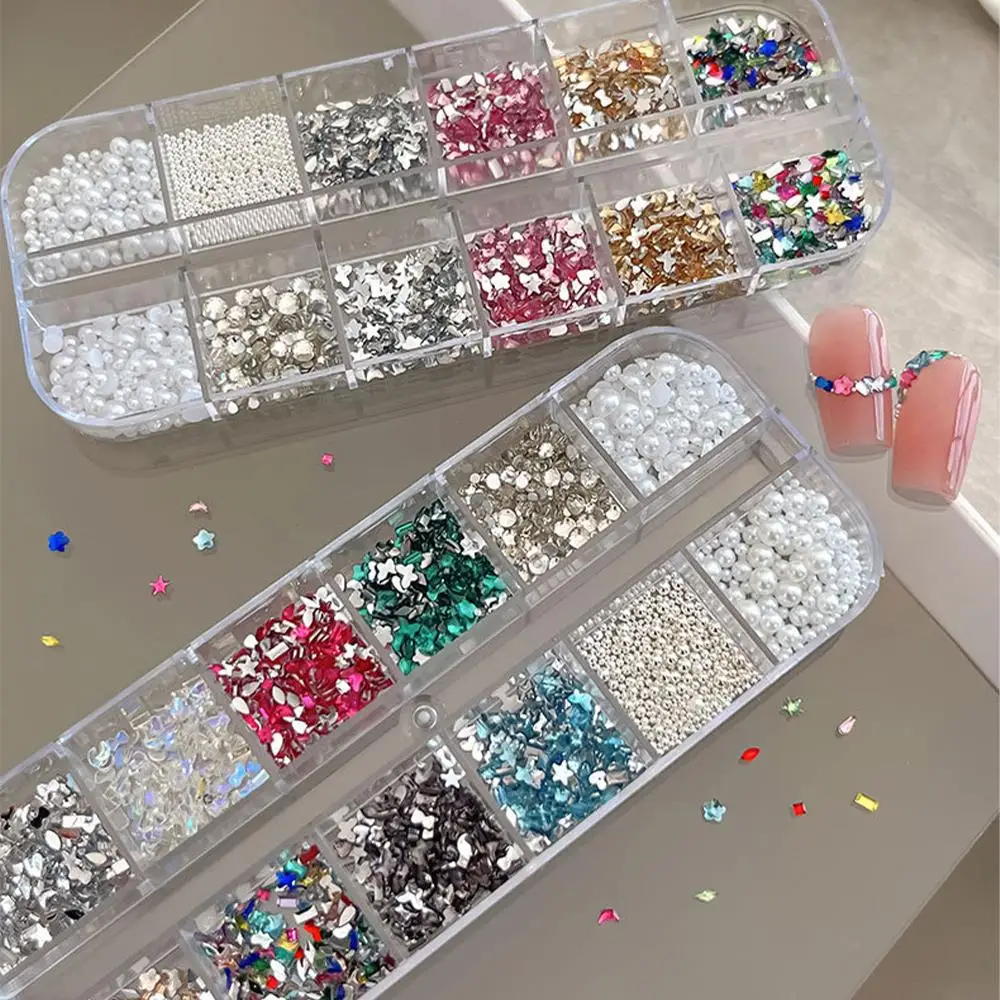 ชุดตกแต่งเล็บ 12 ช่อง 3 มิติ รูปดาวผีเสื้อ คริสตัล อัญมณ์ ไข่มุก ลูกบอลคาเวียร์ จิวเวลเล็กๆ สำหรับตกแต่งเล็บ DIY