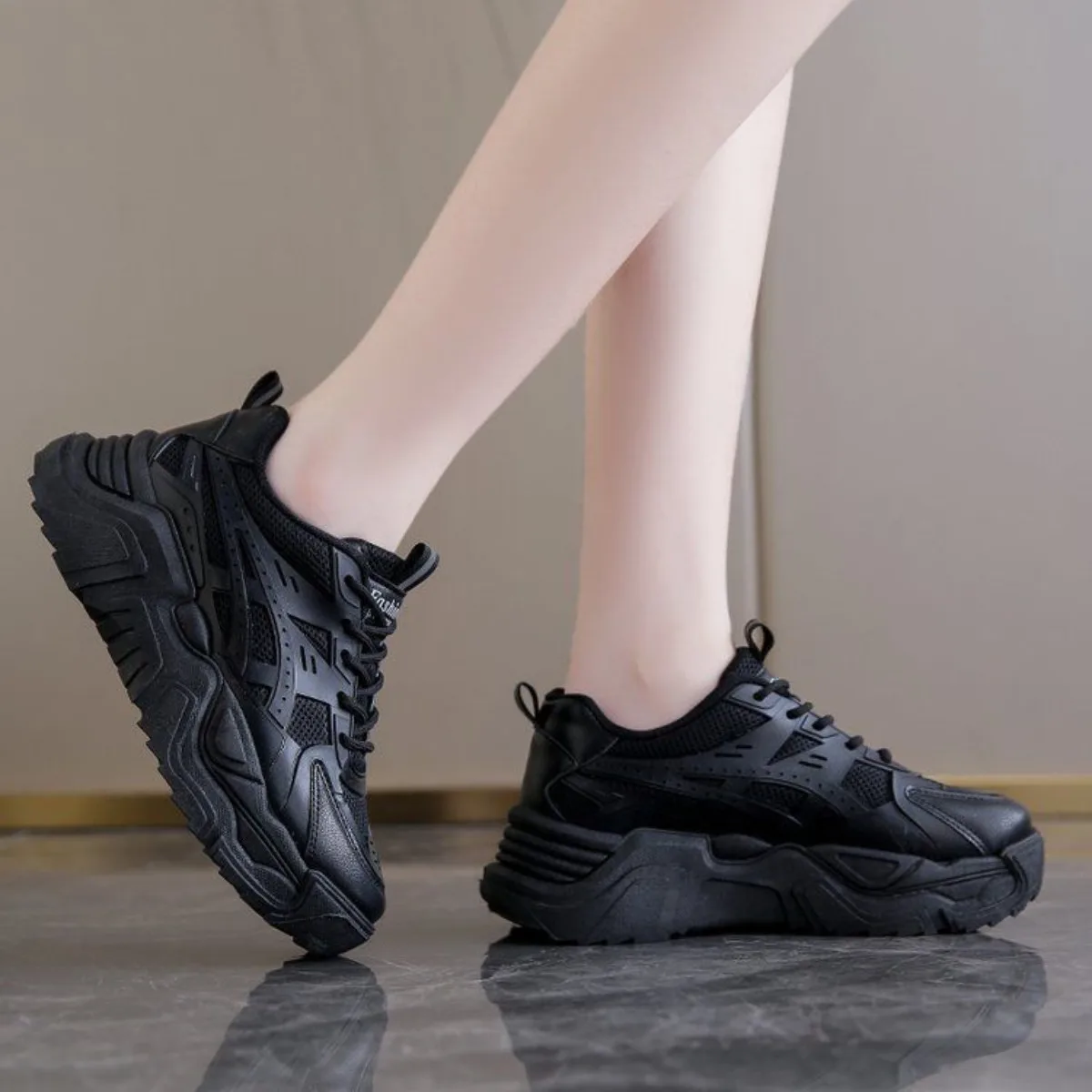 أحذية رياضية نسائية ذات نعل سميك - أحذية جلدية شبكية، خفيفة الوزن وغير قابلة للانزلاق، مريحة ومسامية، أحذية رياضية كاجوال مناسبة تمامًا