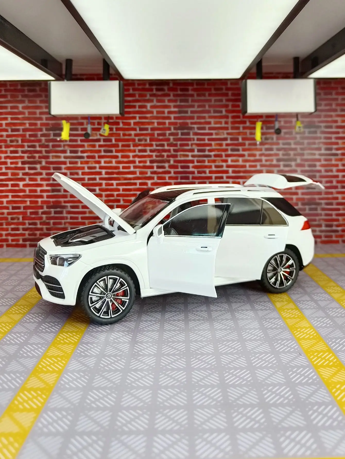 Brinquedo de carro modelo de liga para crianças, 1:24 Mercedes Benz GLE350 GLE SUV, Fundição de metais, Som e Luz, Brinquedos Veículos