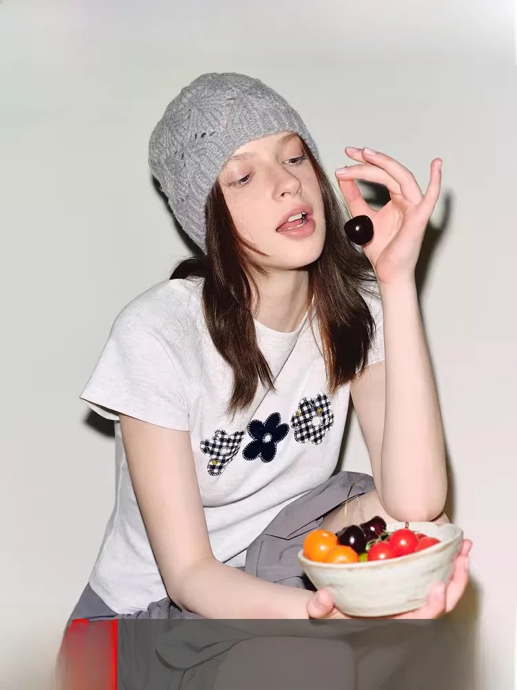 

Женская футболка Fano Summer 2025 с принтом в стиле пэчворк с овальной вставкой ort Sve круглый укороченный топ цвета Blo Design OL Sle