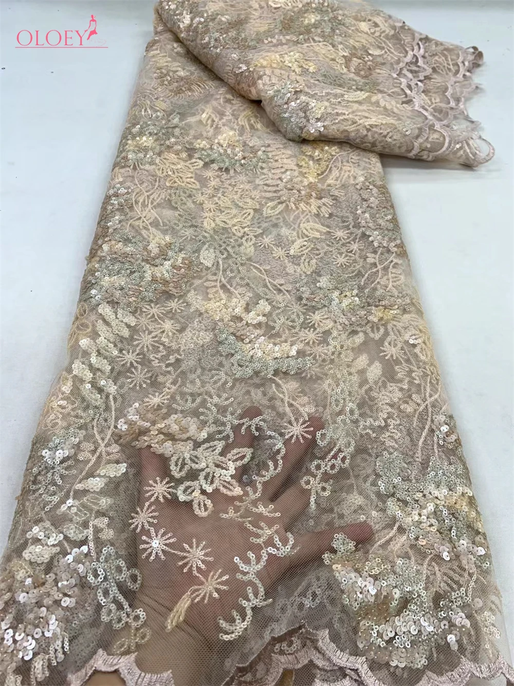 

Latest High Quality Elegant Classic Embroidered Lace African French Mesh Sequin Lace Fabric For Wedding Dress