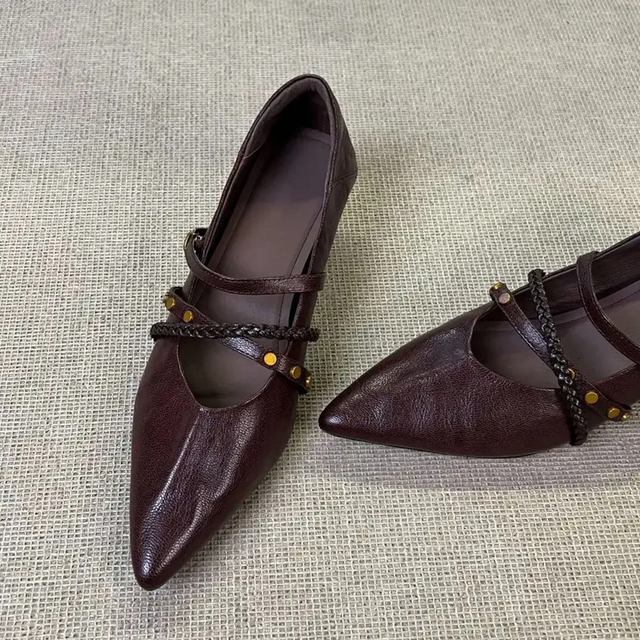 Zapatos planos tipo «Mary Jane» de estilo vintage, con punta afilada, para mujer, hechos de cuero genuino, con tiras cruzadas trenzadas y adornos dorados, de fácil calzado, con corte bajo, tipo bailarinas.