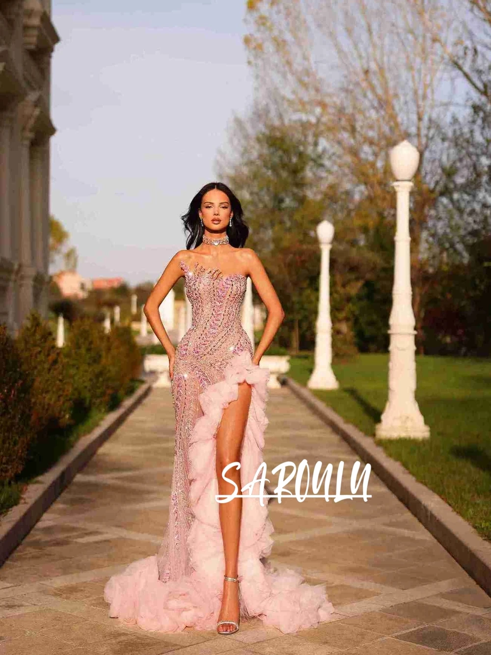 

Pink Dreamy Tulle Ruffles Train Strapless Evening Dress Women Sparkly Rhinestone Sequined High Slit Sexy Prom Gown Customized