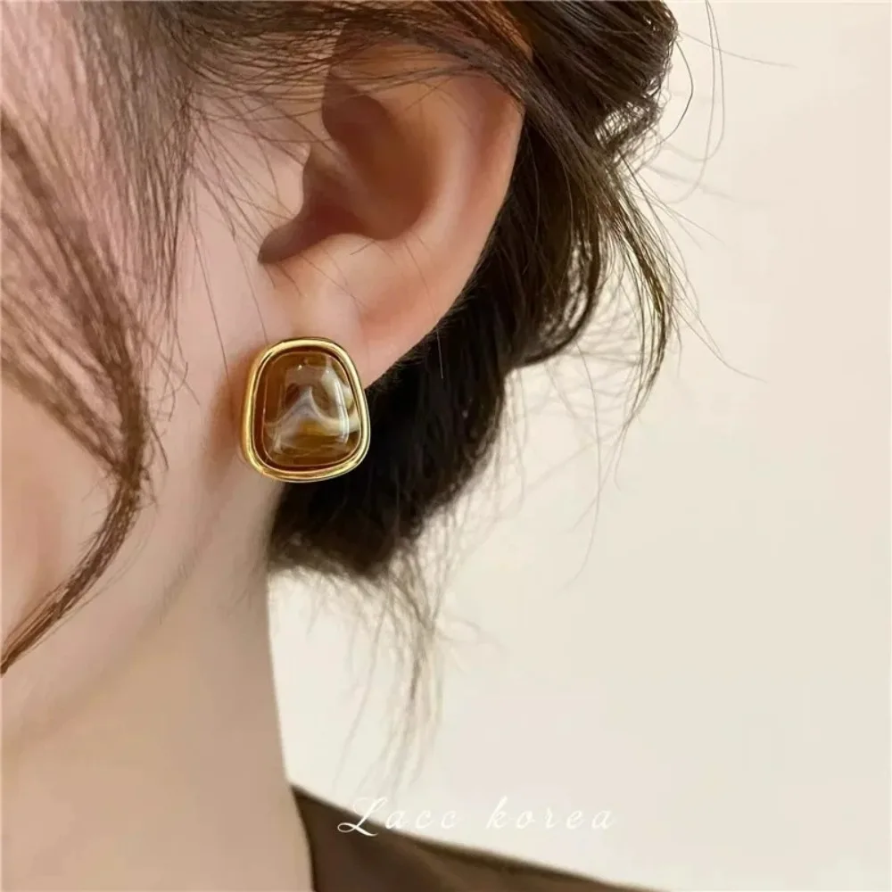 SUMENG New European Trend High Design Luxury Amber Earrings for Women Fashion French Retro Style Jewelry Girl Gift Accessories