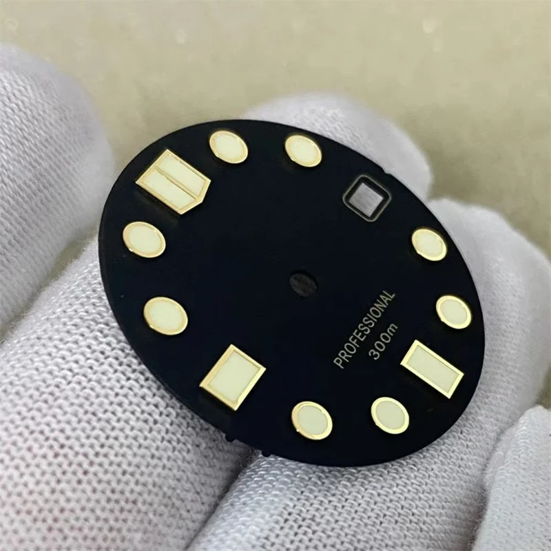 C3 قرص ساعة مضيء أخضر 28.5 مللي متر تقويم واحد قرص ذهبي أسود لحركة NH35 4R36 SKX007 وجوه ساعة معدلة