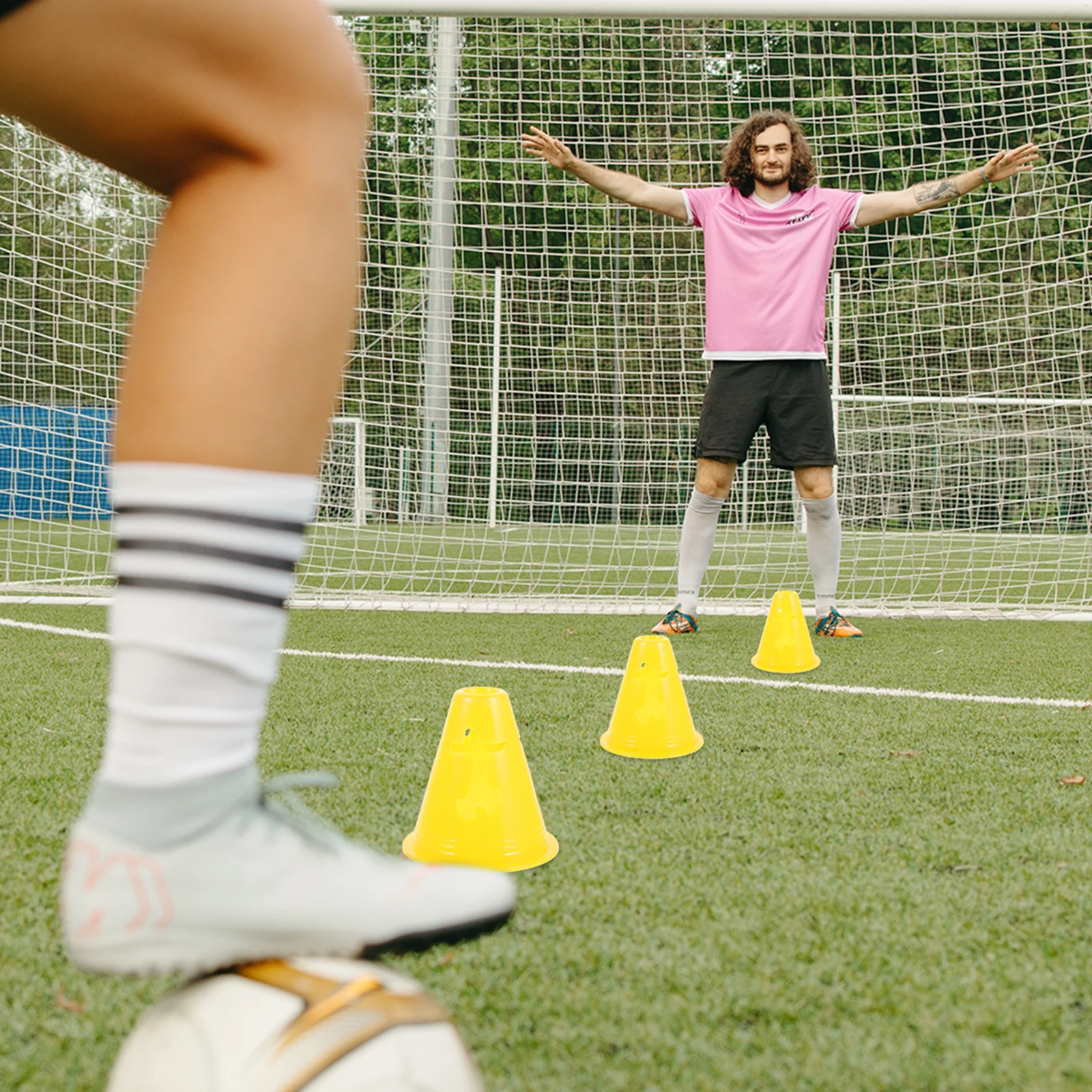 

Brightly Colored Marker Cones Sports Agility Training Obstacles Skating Football Cones Set
