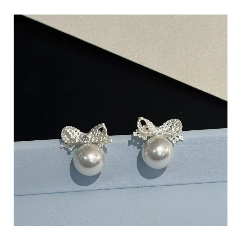 

French Gentle Zirconium Hollow Lace Bow Pearl Earrings Women's Exquisite Light Luxury Niche Unique Stud Earrings