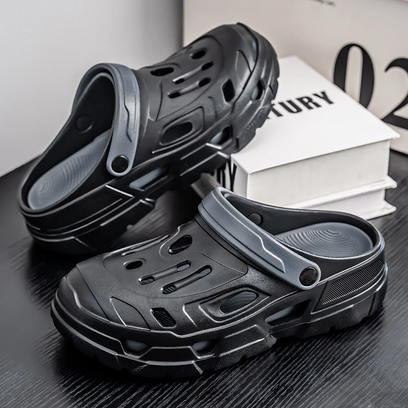 2026 Spring Summer Men's Outdoor Sandals Slippers Beach Comfortable Slides Clogs Men Casual Water Garden Shoe Male Beach Sandals