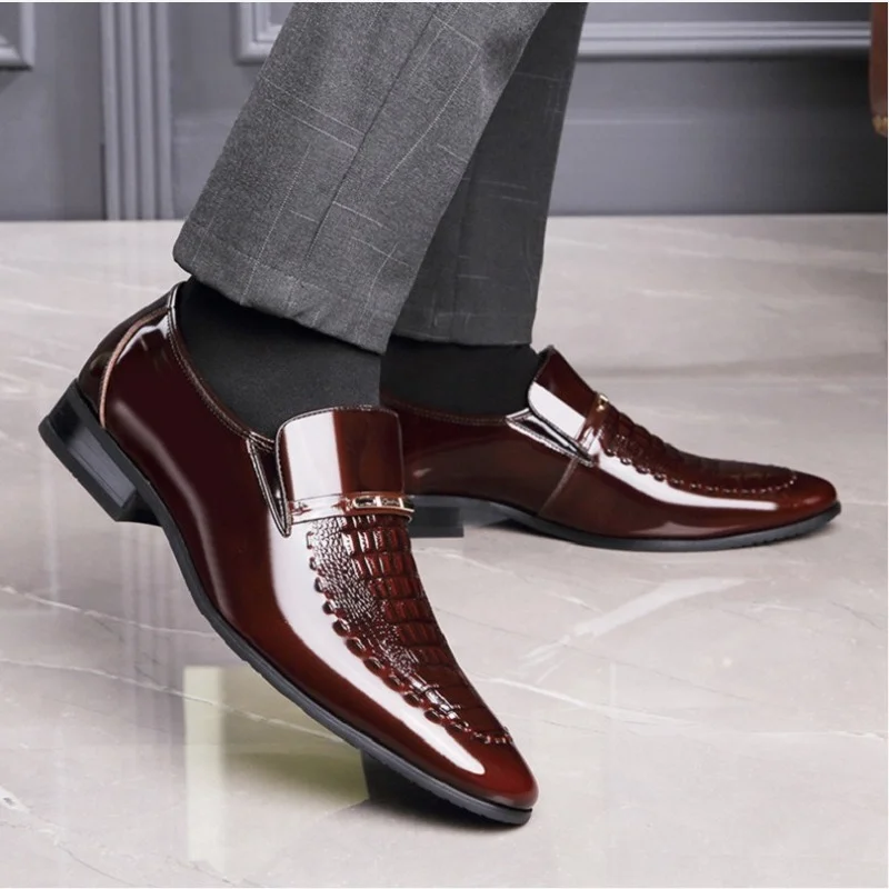 Men Dress Italian Leather Shoes Slip on Fashion Men Leather Moccasin Glitter Formal Male Shoes Pointed Toe Shoes for Men 2023