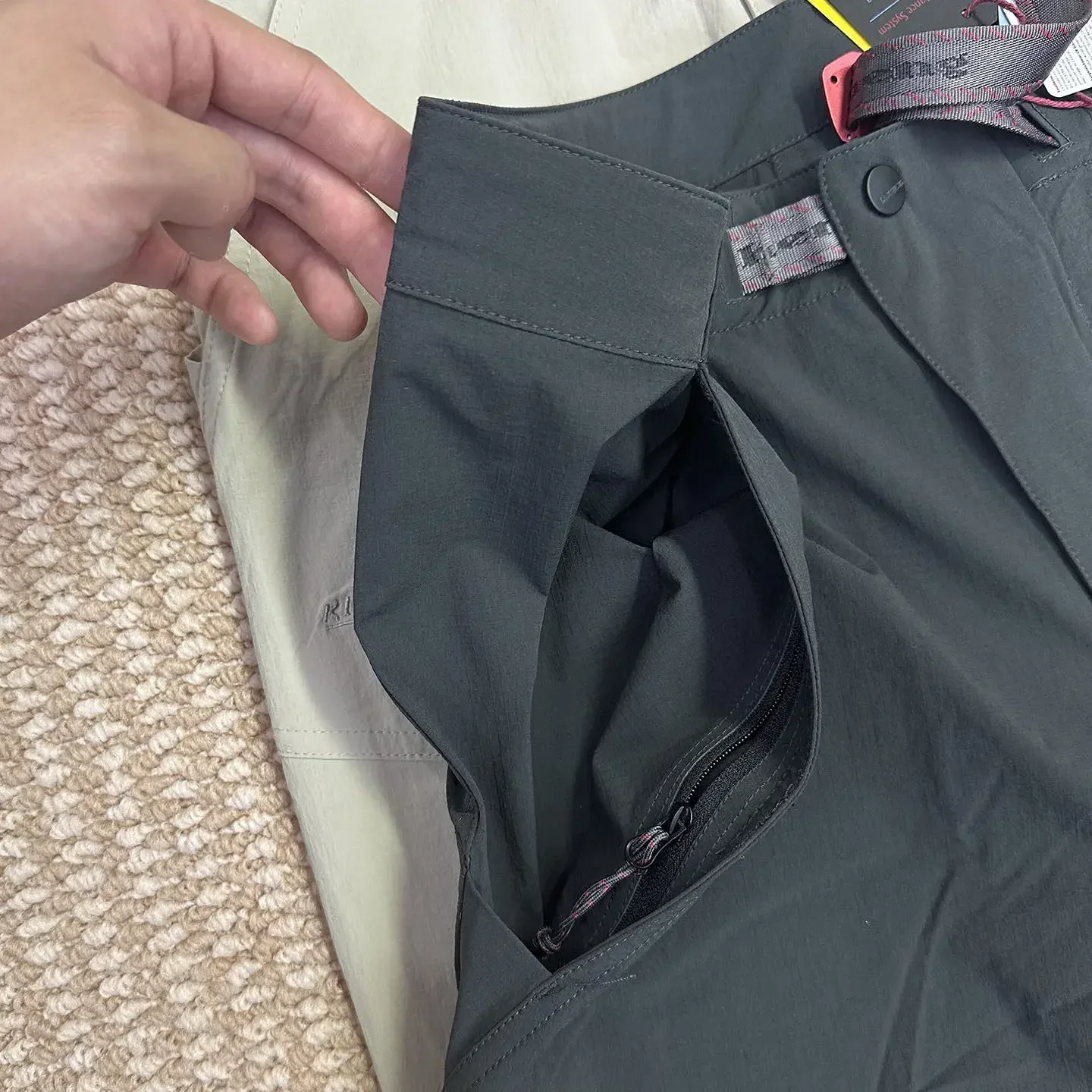 Outdoor 4D three-dimensional tailoring quick-drying sunscreen technology anti-splashing straight sweatpants