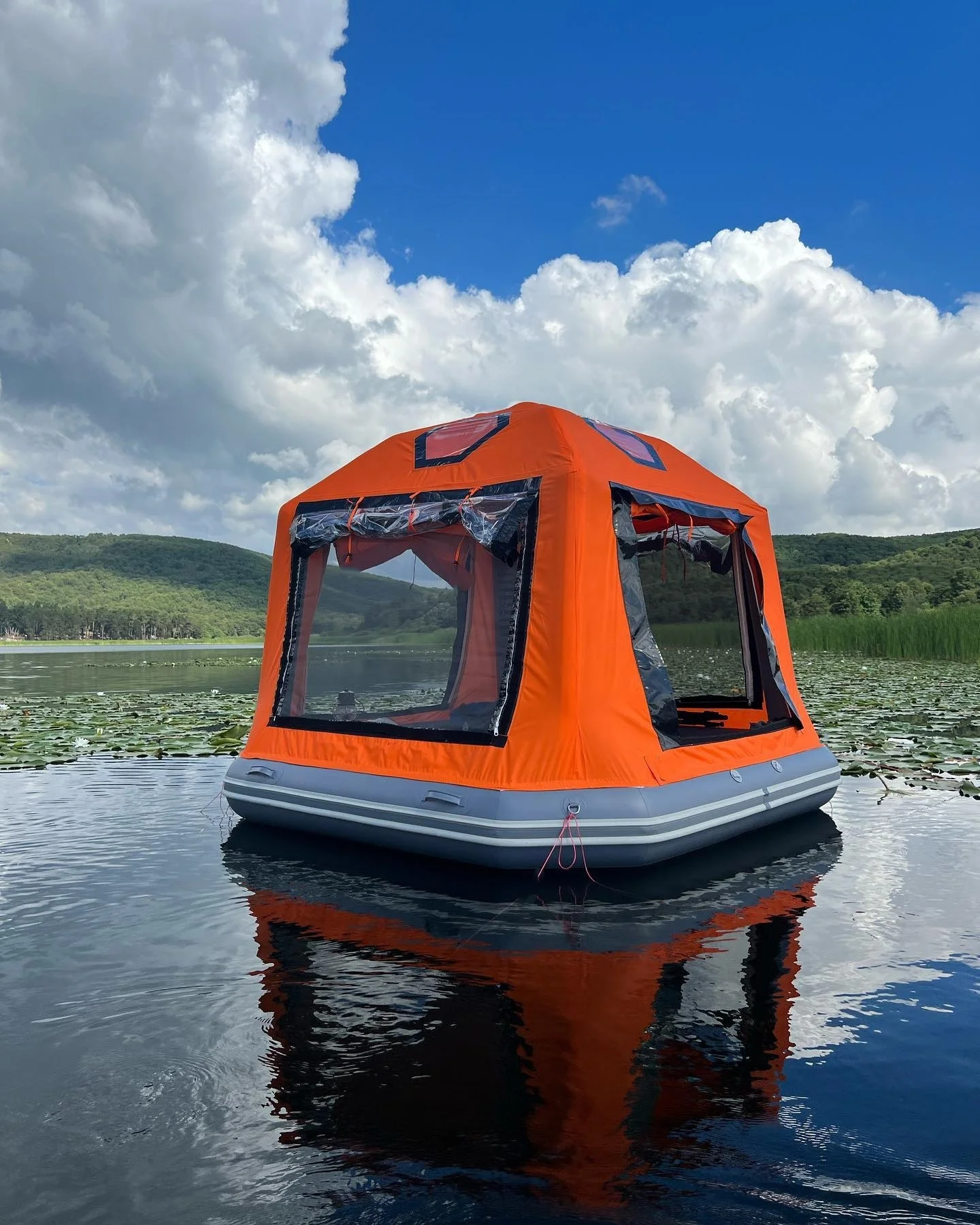 

Lake Floating Air Tent Inflatable Shoal Camping Tent for Water Use Newly