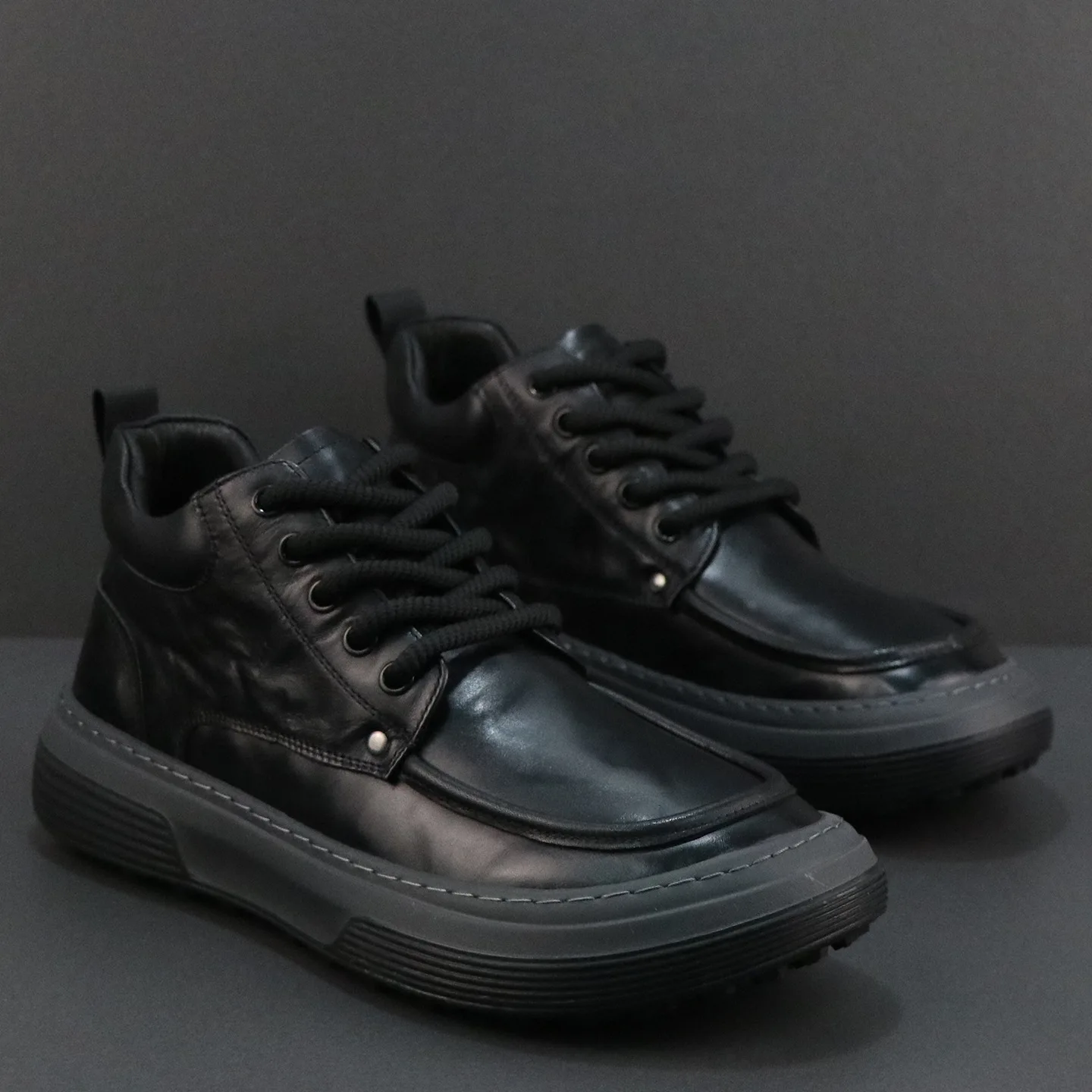 

Men's first-layer cowhide sports and leisure shoes, genuine leather versatile board 2026 new winter velvet cotton shoes men's